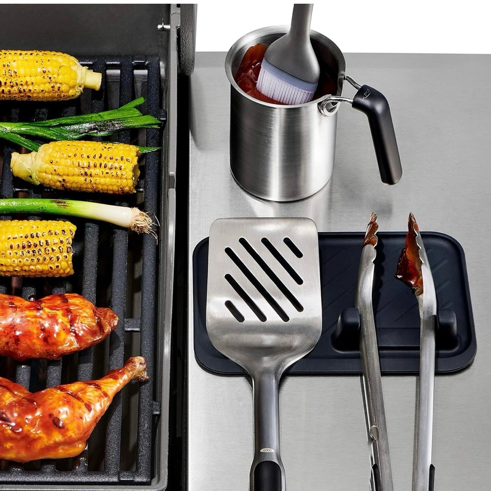 OXO Good Grips Black Silicone Grilling Tool Rest 🧺